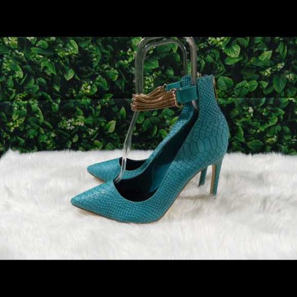 Chain Ankle Pump NWOT - Picture 2 of 7